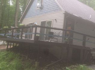 517 Humming Bird Ln, Hawley, PA 18428