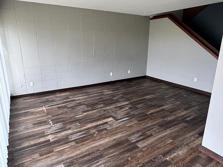 1013 Goodlander Dr #1 — Photo 2