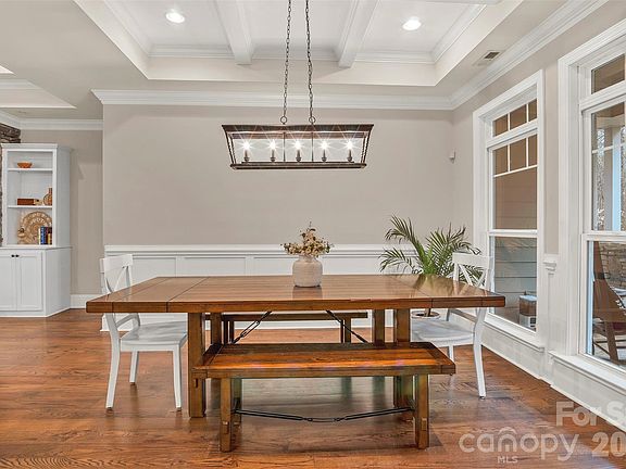 4th image of 1241 Chambers Rd