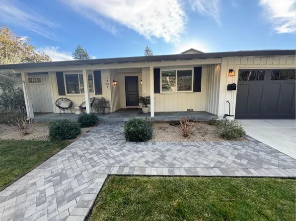 1301 Hobart St, Menlo Park, CA 94025
