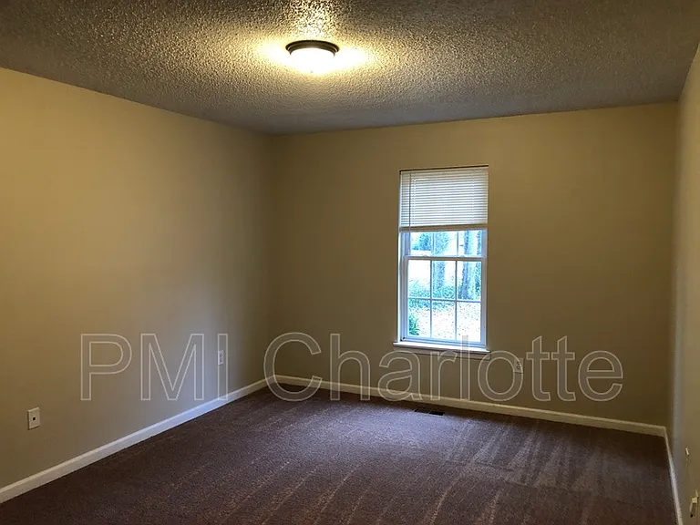 2519 Hickory Ave — Photo 6