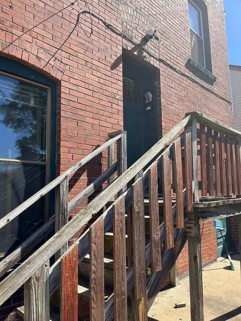 123 E. 6th — Photo 2