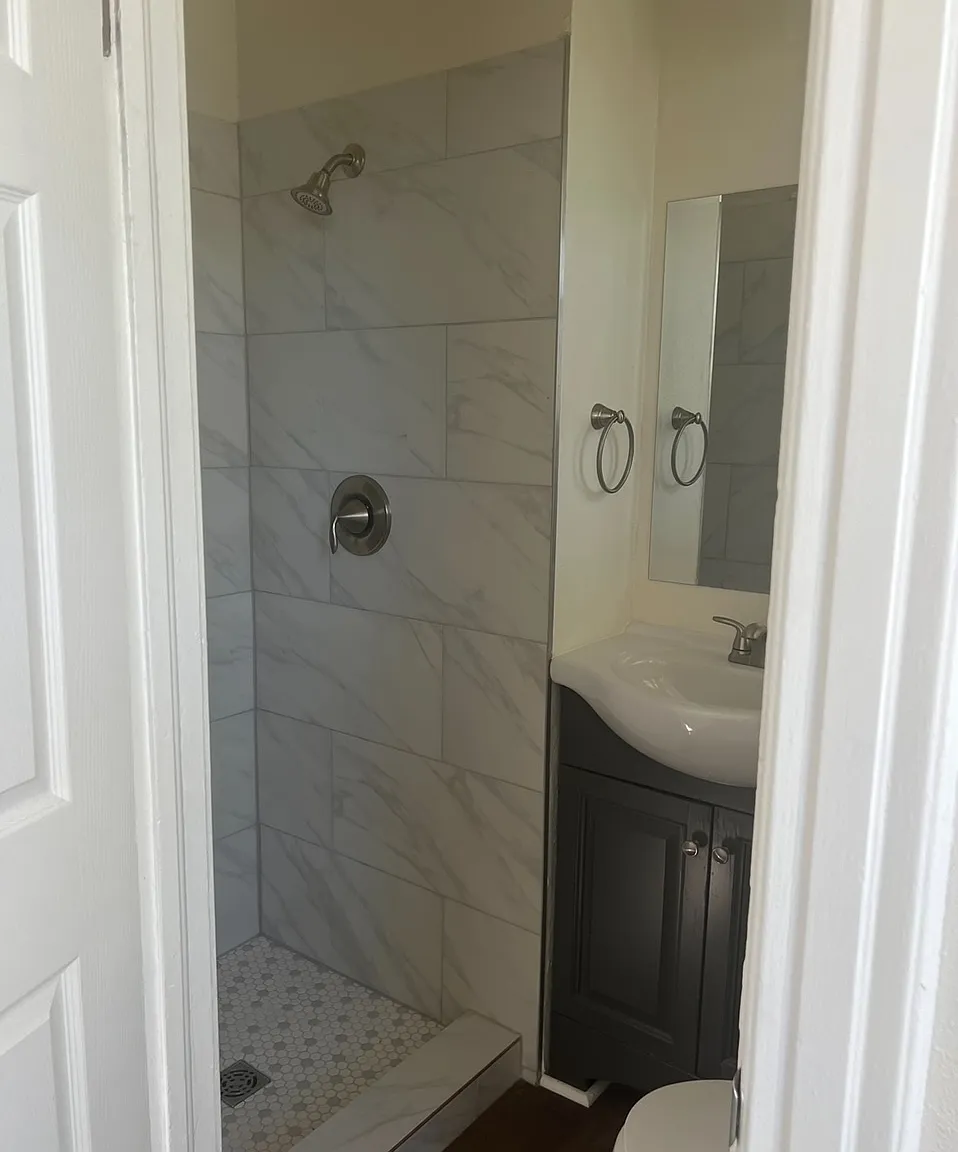 1119 W Augusta Ave — Photo 1