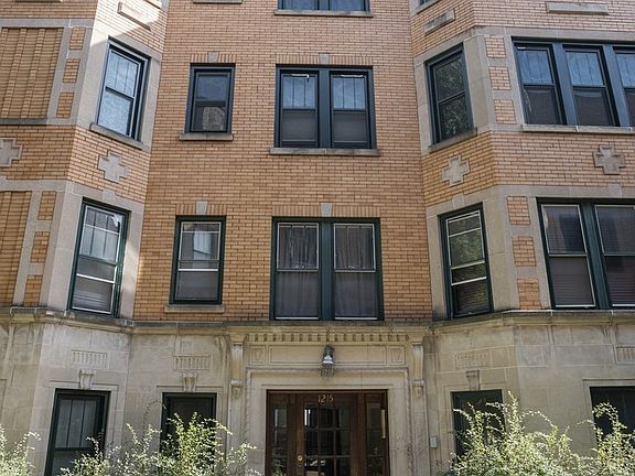 2nd image of 1215 W Granville Ave APT 2B