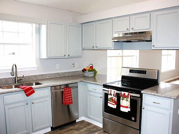 2nd image of 2582 Trailwood Dr