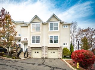 32 Crows Nest Ln UNIT 23, Danbury, CT 06810