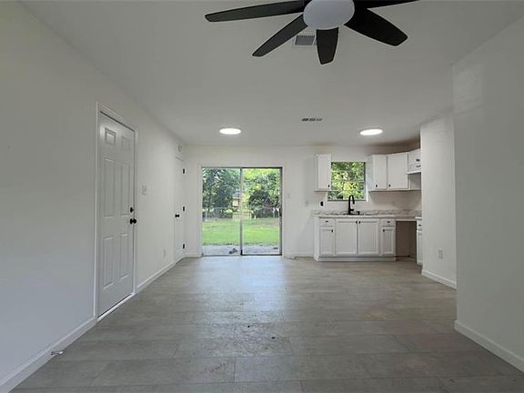 3rd image of 604 Rene Dr