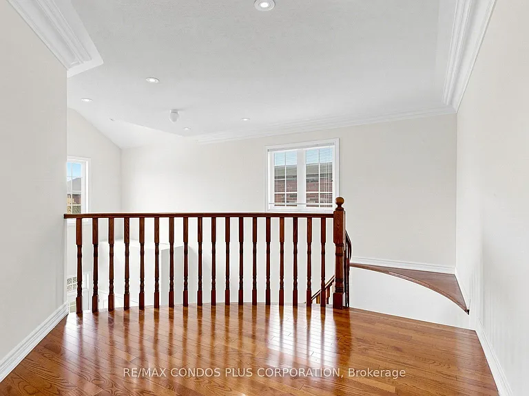 139 Queen Filomena Ave — Photo 24