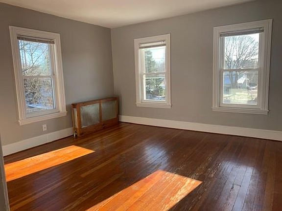 2nd image of 123 East St #2
