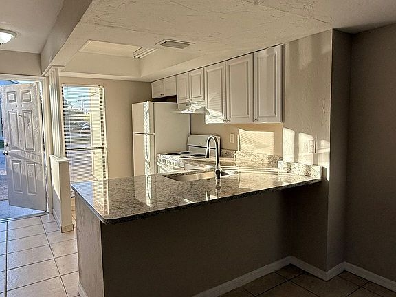 3rd image of 801 SE 12th Ave APT 203