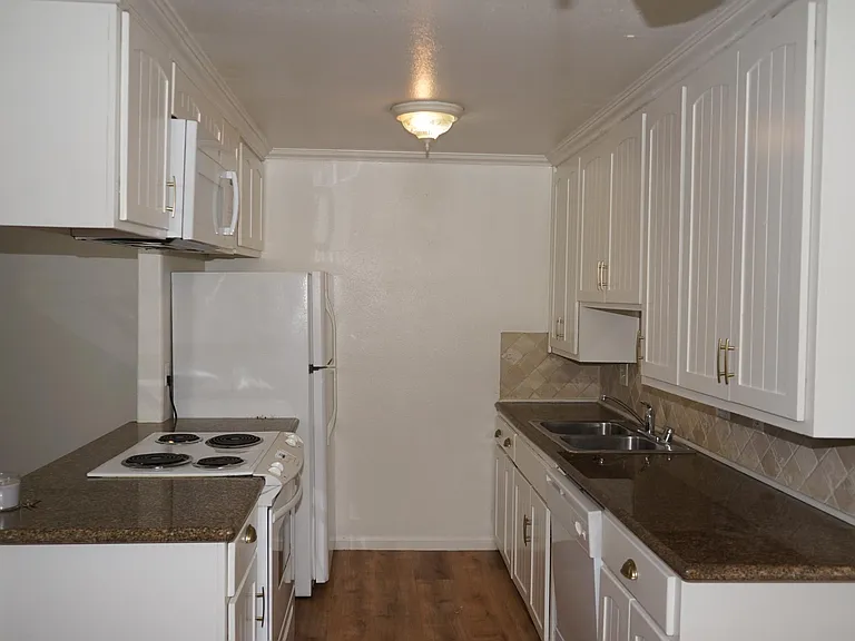 9528 Carroll Canyon Rd #126 — Photo 12