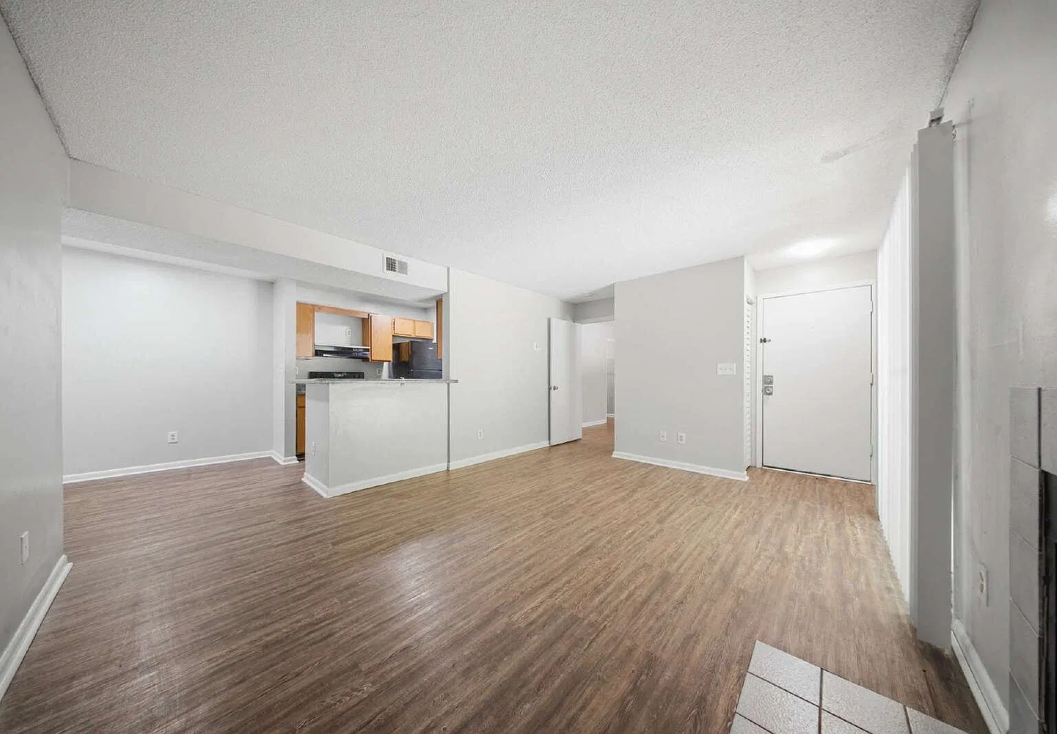 2393 Continental Ave — Photo 3