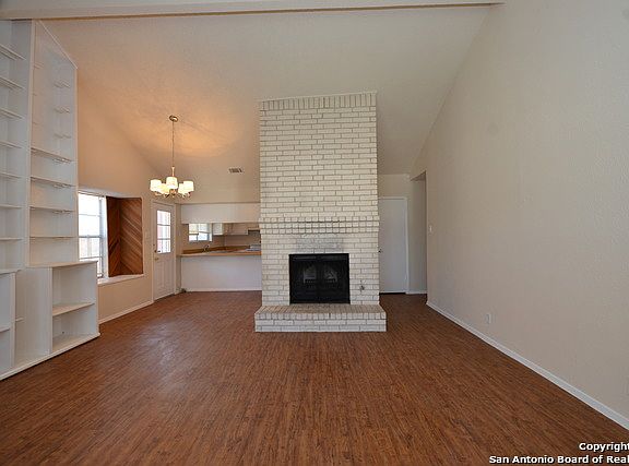 2nd image of 628 Fern Meadow Dr