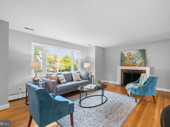 2306 Barbour Rd, Falls Church, VA 22043