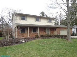 2780 Folkstone Rd, Columbus, OH 43220