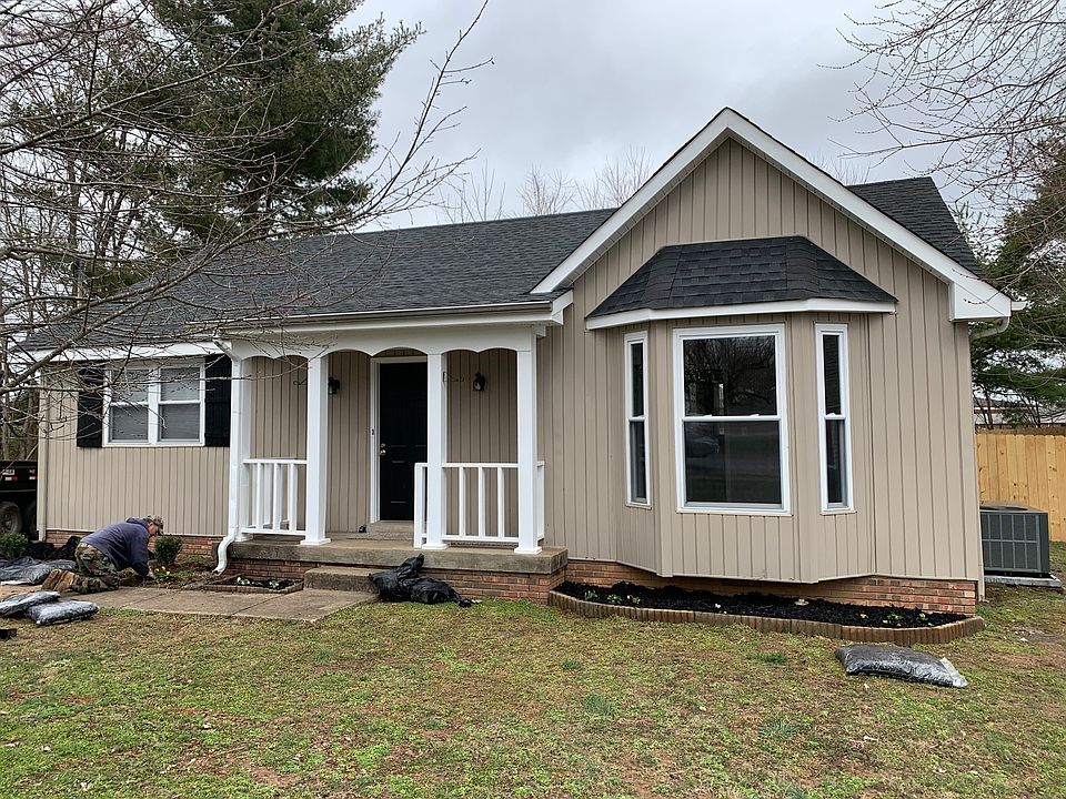 1st image of 142 Cunningham Pl