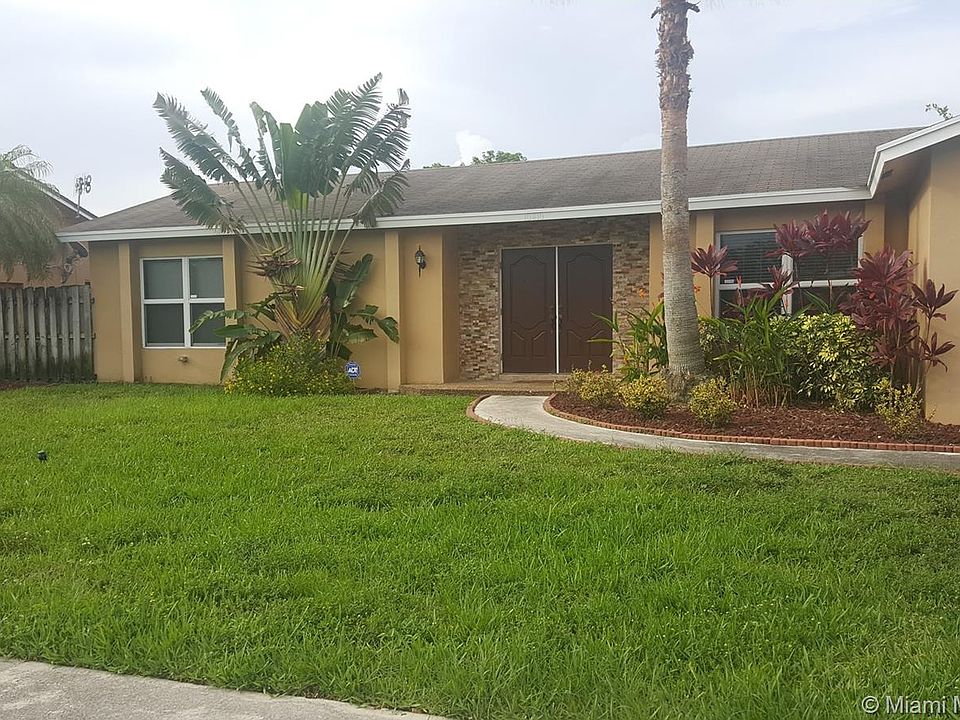 1st image of 10410 NW 21st Ct