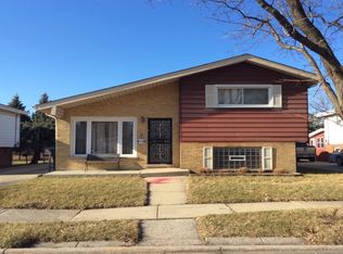 30 52nd Ave, Bellwood, IL 60104