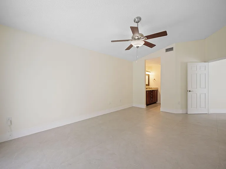 13400 NW 5th Ct — Photo 11