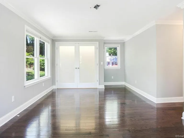 322 Castle Ave — Photo 14