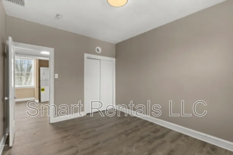 1 bed, 1.0 bath, 750 sqft, $799 — Photo 2