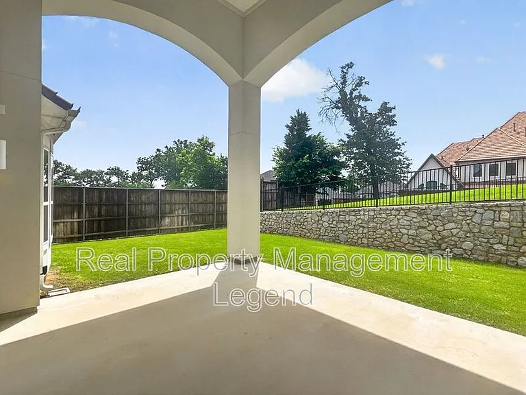 809 Jamestown Ln — Photo 47