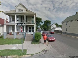 3097 Belmont St, Hamtramck, MI 48212