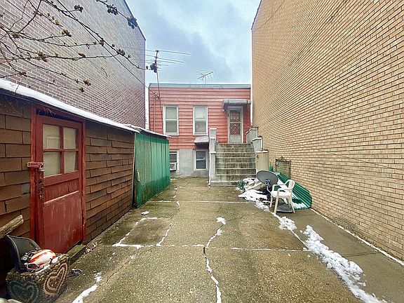 4th image of 5769 Xenia St