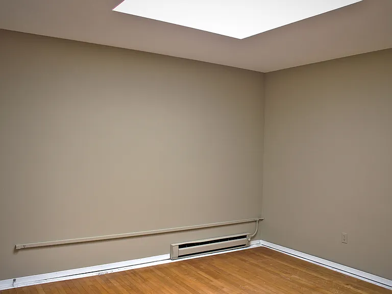 424 N Main St — Photo 3