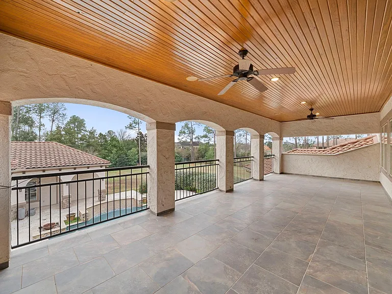2102 Countryshire Ln — Photo 28