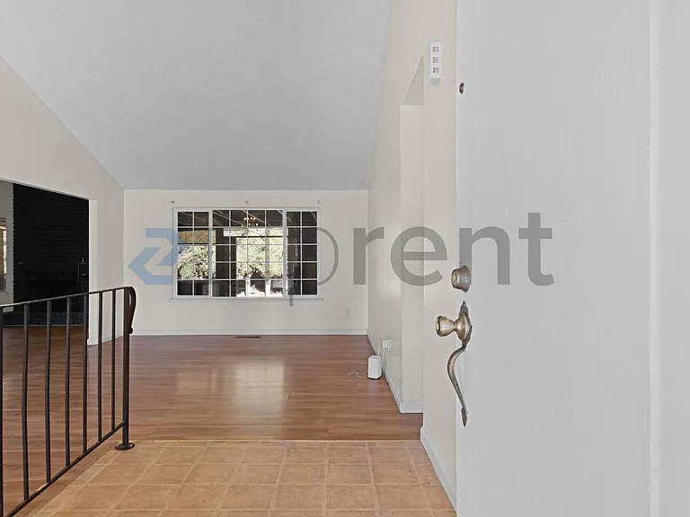 1471 Valenzuela Ct — Photo 3