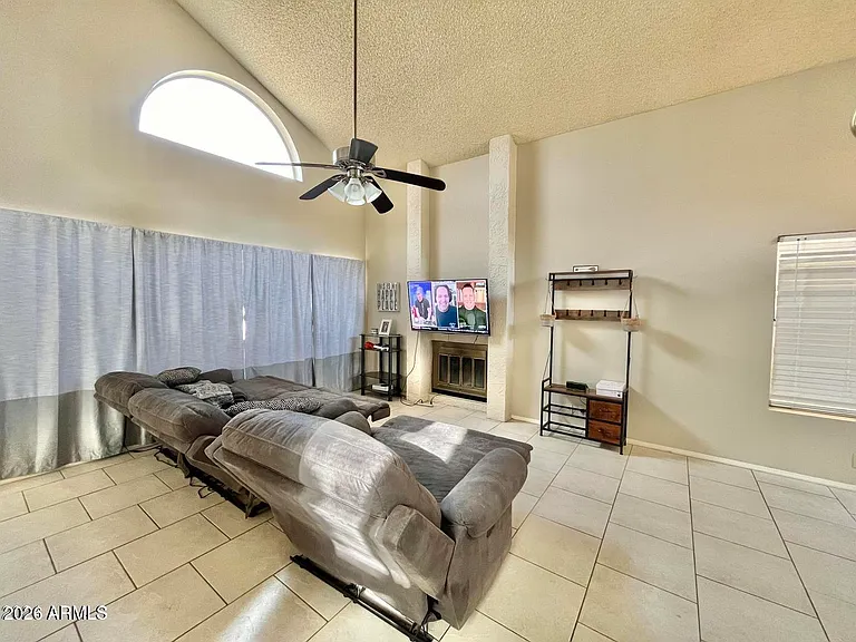 3946 W Camino Del Rio — Photo 7