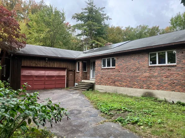 5 Clinton St, Wilmington, MA 01887