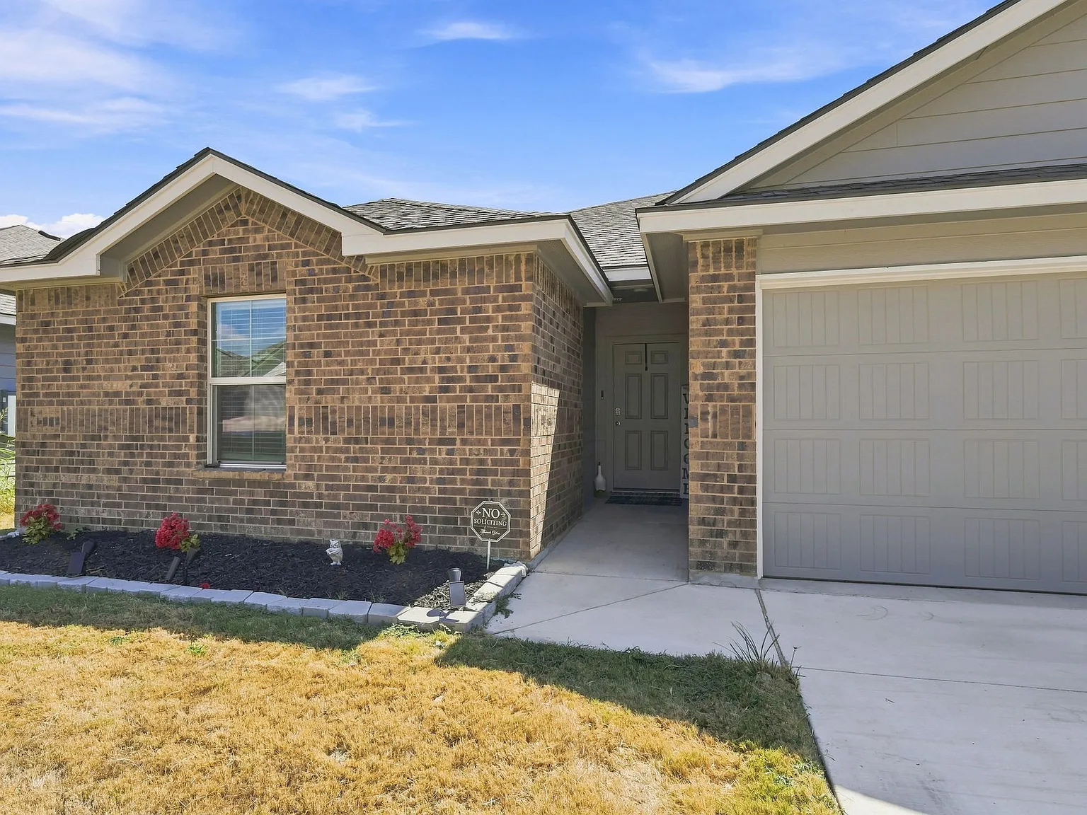 3 bed, 1432 sqft, $1,850 — Photo 2