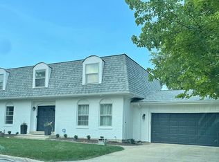 2646 Yorkshire Ln, Lisle, IL 60532