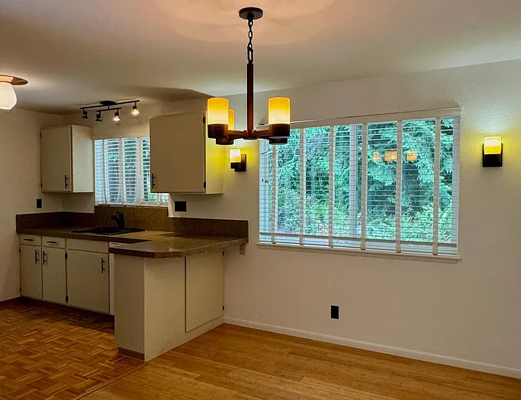 10699 NE Byron Dr — Photo 4