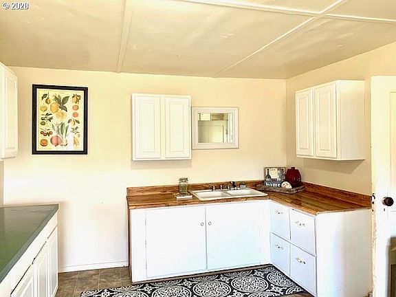 5th image of 38058 Railroad Ln