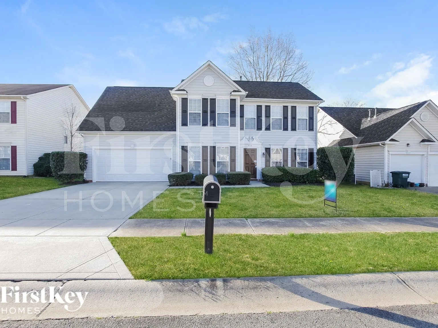 4 bed, 2.5 bath, 1919 sqft, $2,100 — Photo 1