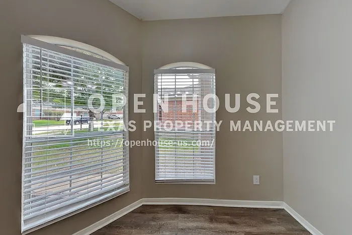 15323 Fir Woods Ln — Photo 7