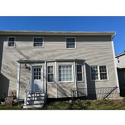 2nd image of 5 Linden Pl