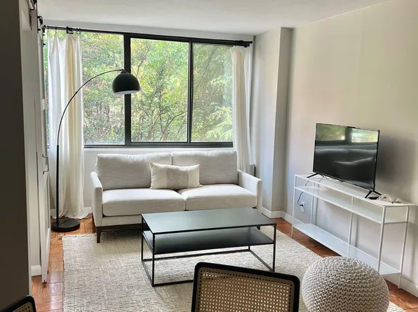 2201 L St NW, Washington, DC