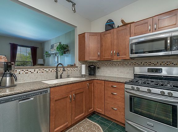 5th image of 4125 Rivertowne Dr