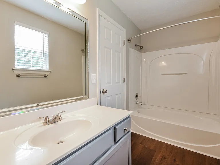 128 Louann Ln — Photo 11