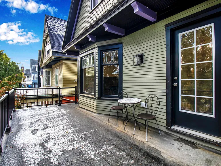 100 Richmond Ave #UPPER — Photo 6