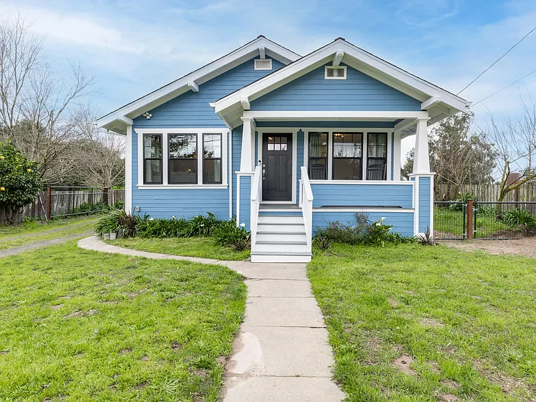 Magnolia Ave — Photo 3