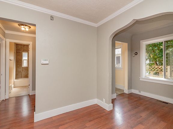 4th image of 108 Arvon Ave