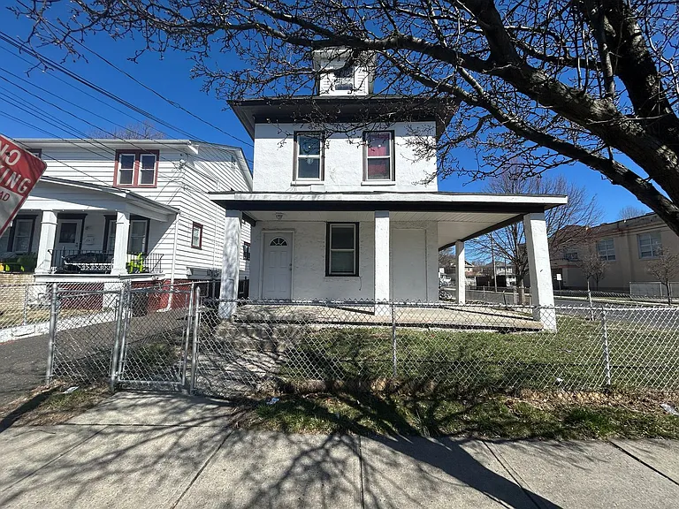 1401 Mattison Ave — Photo 1