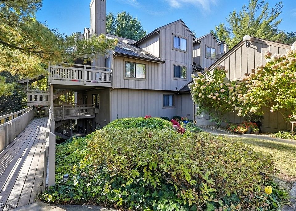 1st image of 618 Meredith Ln