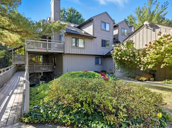 618 Meredith Ln, Cuyahoga Falls, OH 44223