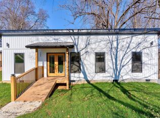 122 Warrior Ln, Oak Ridge, TN 37830